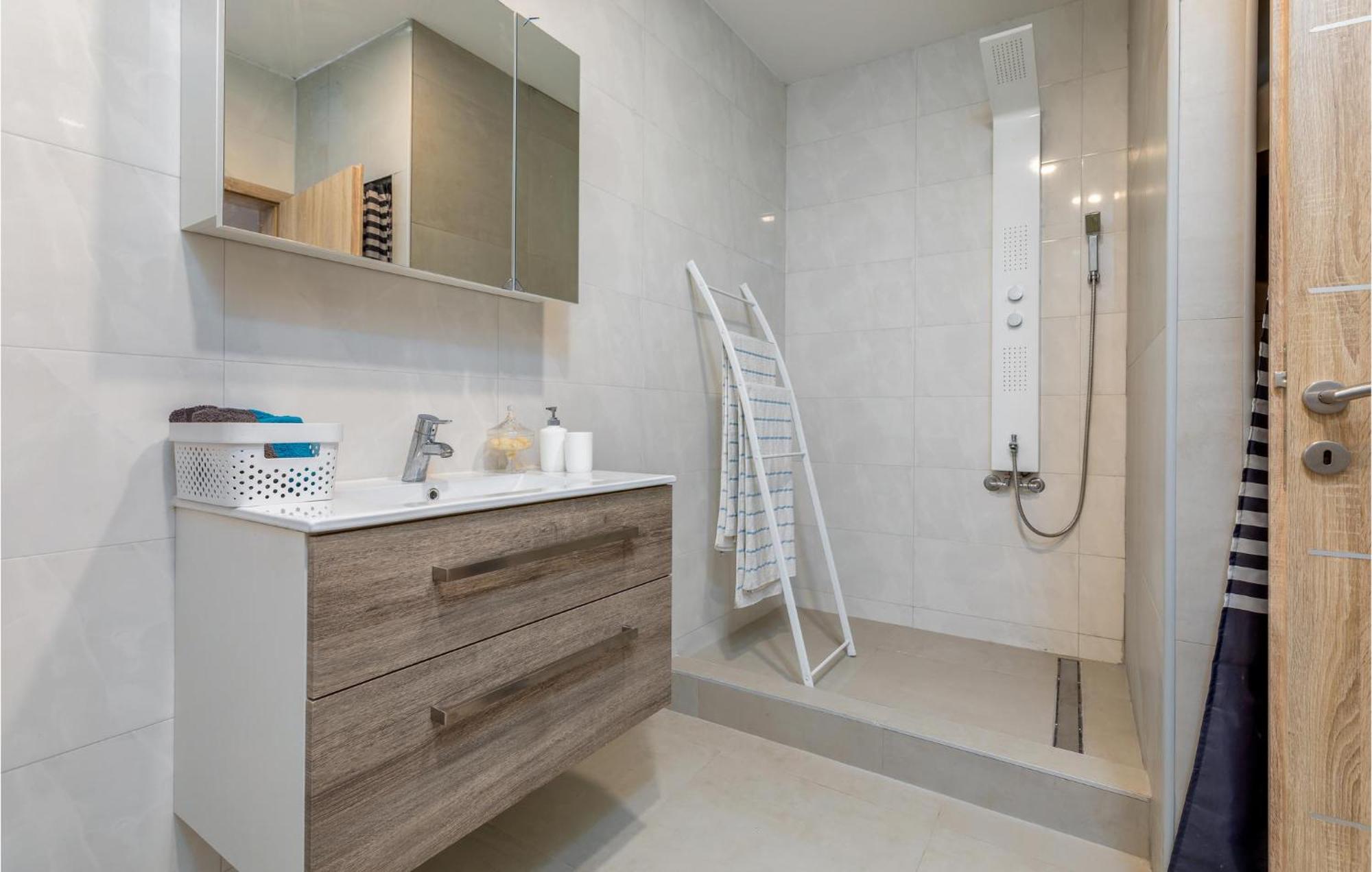 Awesome Apartment In Pula With Wifi エクステリア 写真